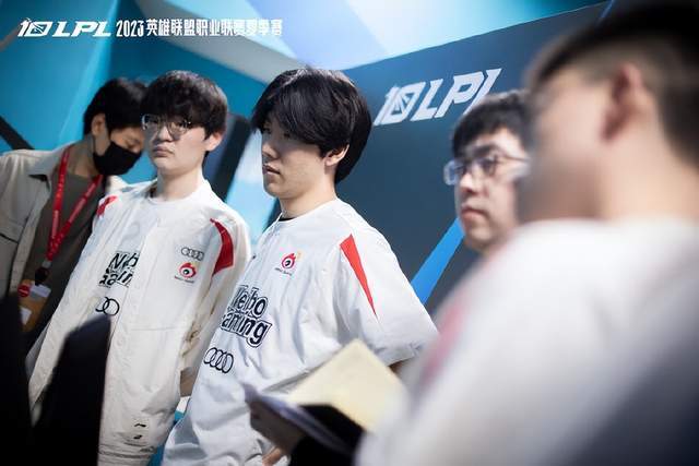 择背后往往 择背后往往