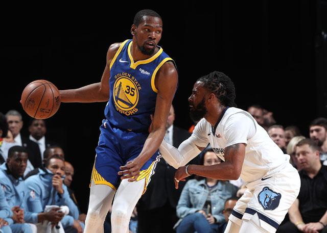 BMW锦标赛54洞布拉德利领先斯科特1杆，谢奥菲勒T5